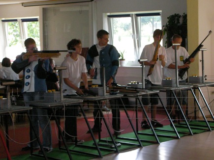 Nur nicht die Flinte ins Kornfeld werfen…