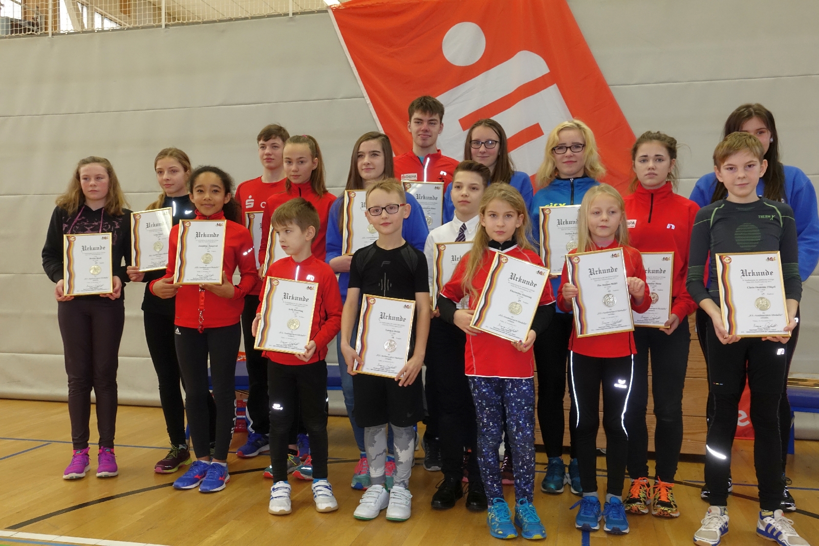 Alle Jahre wieder –  Kinder der Laager Laufgruppe mit IGL- Medaillen geehrt