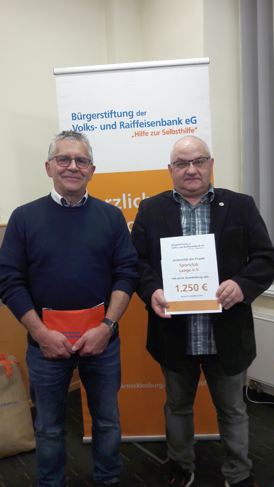 Stiftung überrascht den SC Laage