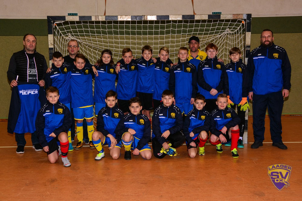 Übergabe Regenjacken