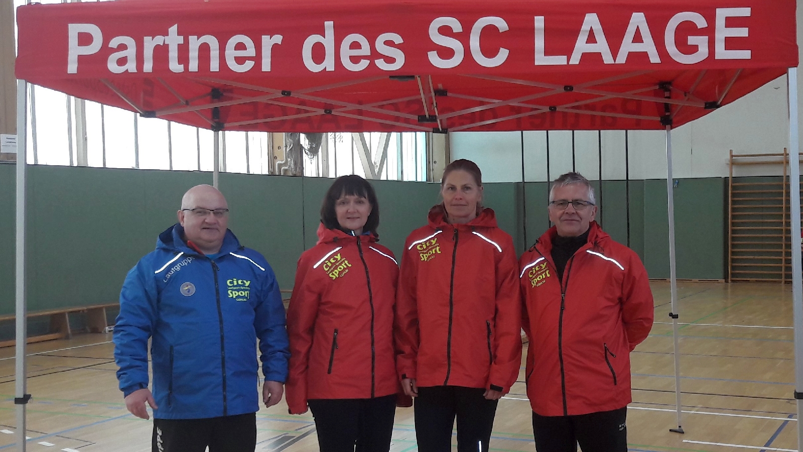 Trainerteam der Laufgruppe überrascht