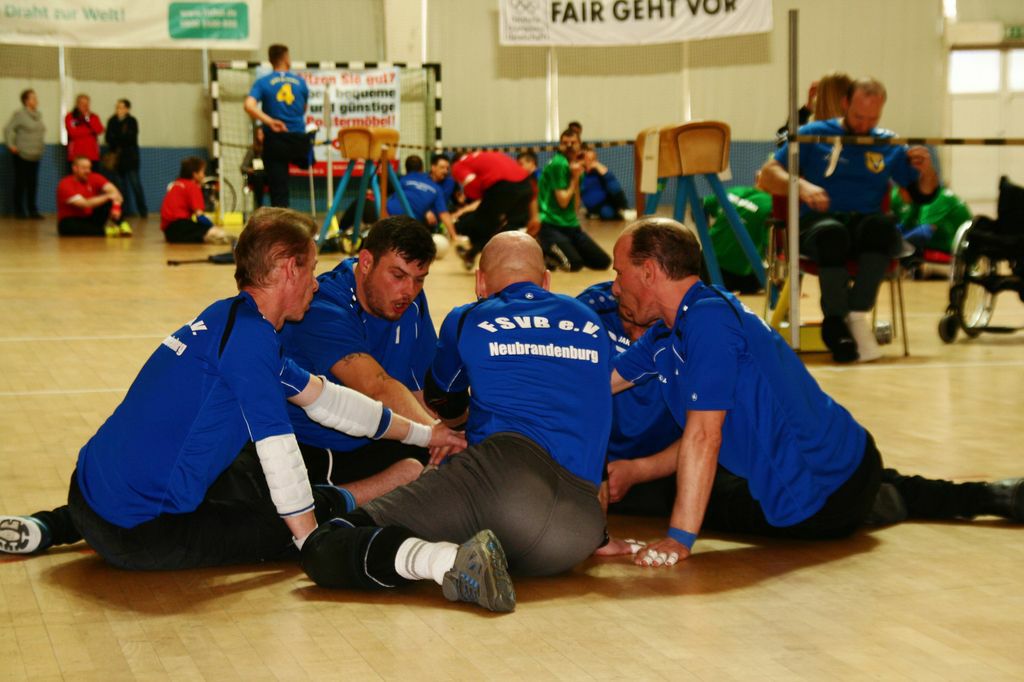 Neubrandenburger Sitzballer gehen mit Promotionclip neue Wege