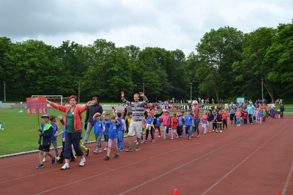 Fast 500 Kinder wetteifern bei Vorschulolympiade im Volksstadion