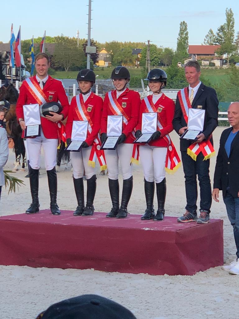 Christin Wascher gewinnt Nationenpreis Junge Reiter