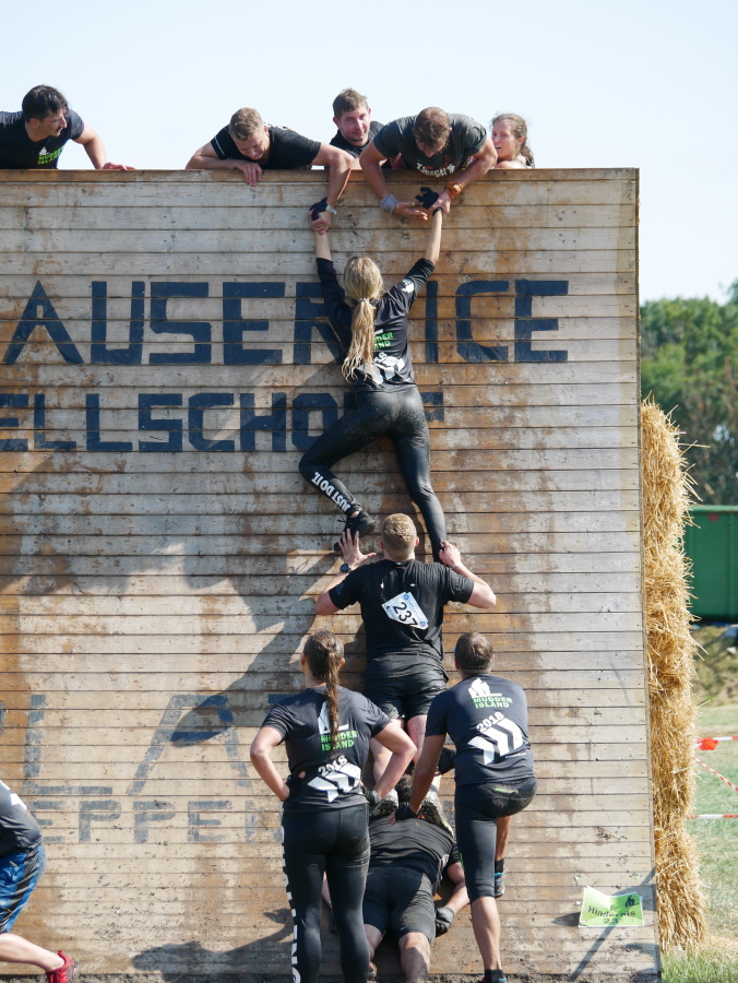 MUDDER ISLAND – Poeler Extremlauf lockt mit imposanten Hindernissen