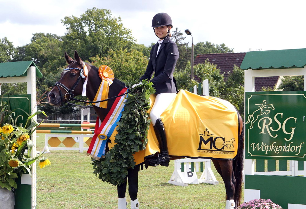 Landeschampionat der 4- bis 6-jährigen Dressurponys in Wöpkendorf