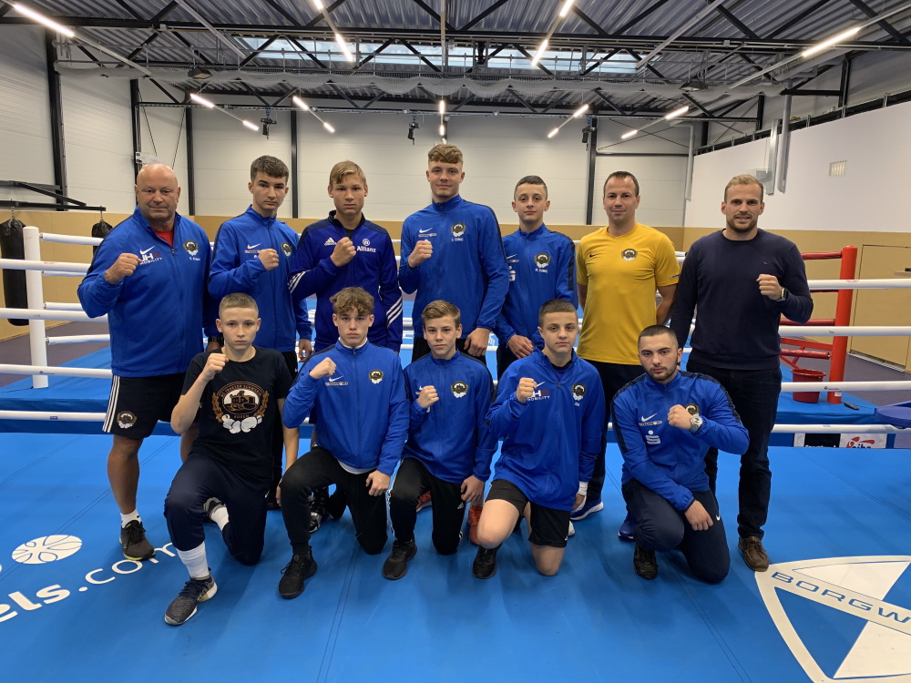 Starke Teams aus sieben Ländern beim Internationalen Schweriner Boxturnier