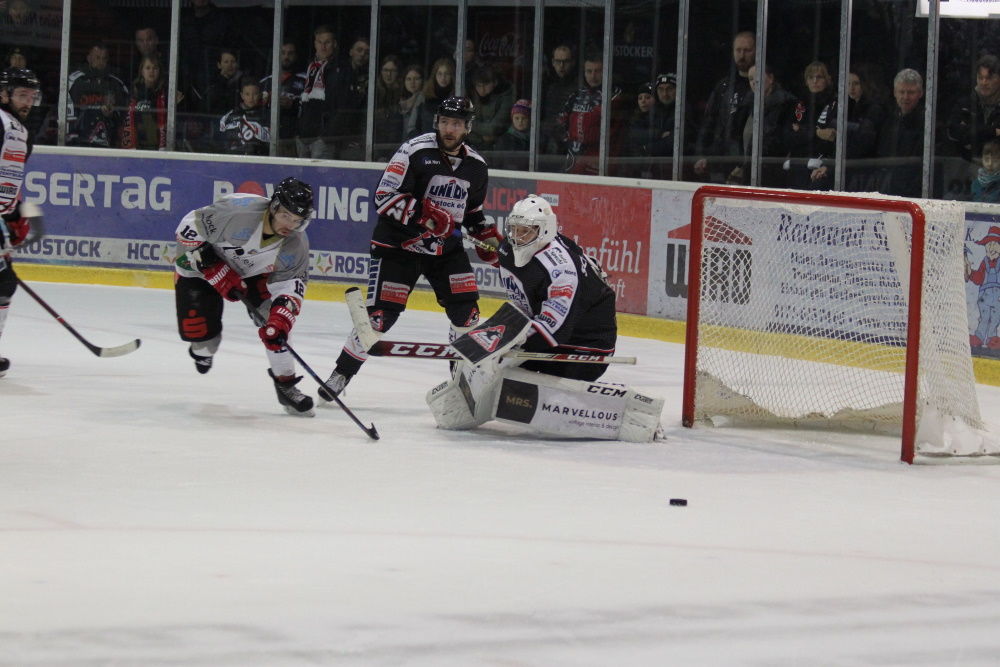 Piranhas gegen Tabellennachbarn