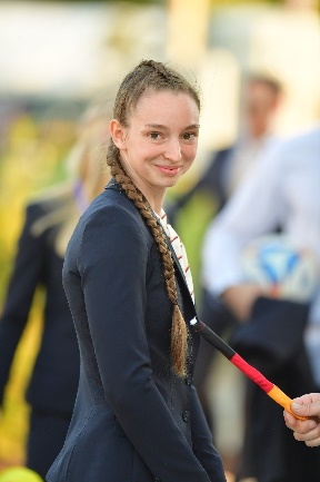 Alina Roß Deutsche Vizemeisterin im Voltigieren