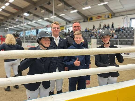 MV-Team Zweite im Mannschaftsspringen in Verden