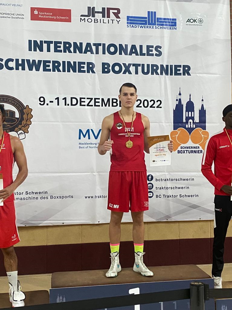 Dreimal Gold für Traktor-Boxer bei Internationalem Nachwuchsturnier