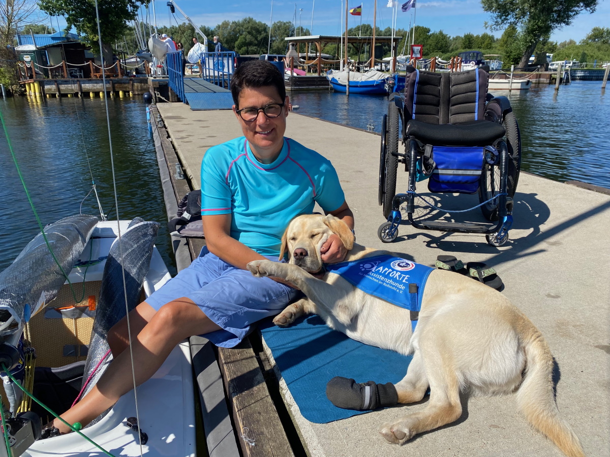 Beim Segeln bleibt die Behinderung an Land