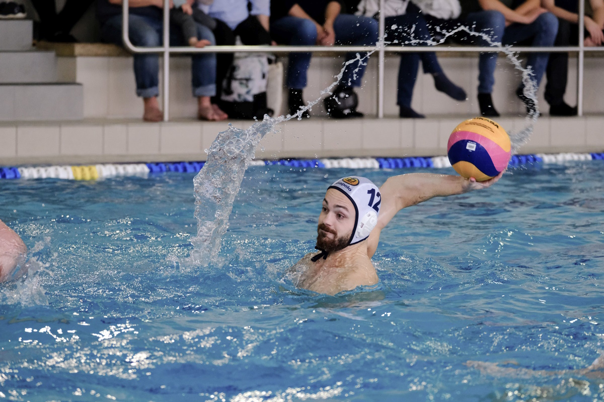 Warnemünder Wasserballer in Hildesheim und Kiel gefordert