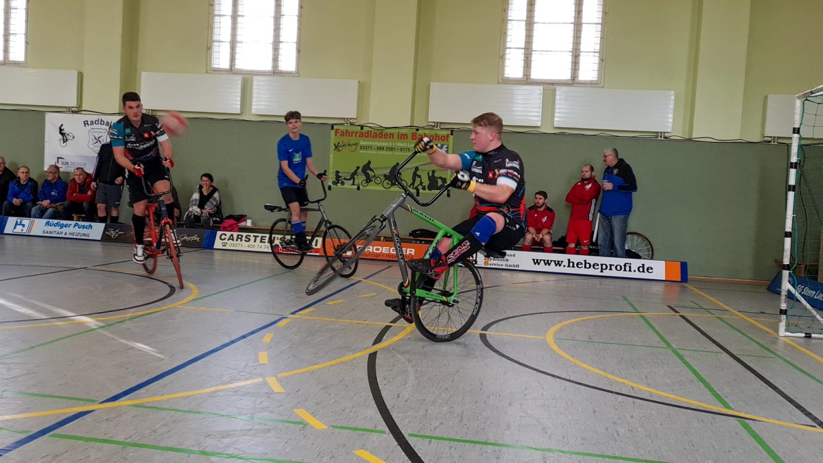 Lüblower Radballer beim Neujahrsturnier Luckenwalde