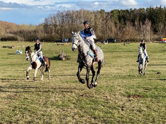 Vielseitigkeitsreiter starteten in Sauzin in die grüne Saison
