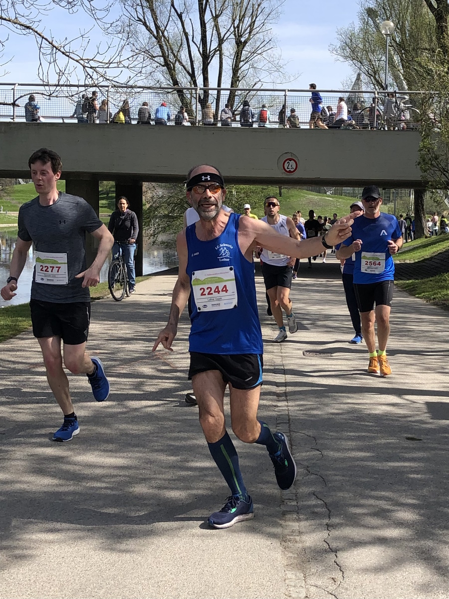 Schweriner holt Platz 2 beim 17. Münchner Halbmarathon