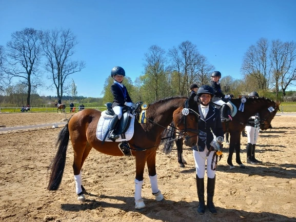 Leni Schröder Siegerin im NÜRNBERGER BURG-POKAL Führzügelcup