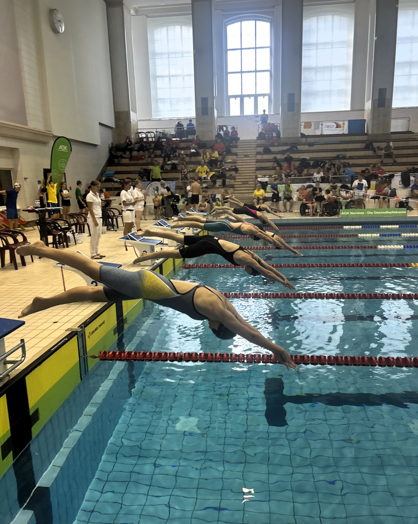 160 begeisterte Schwimmer:innen mit und ohne Handicap