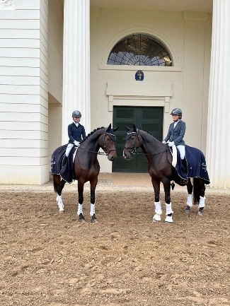 Dressurnachwuchs im Training mit Bundestrainer