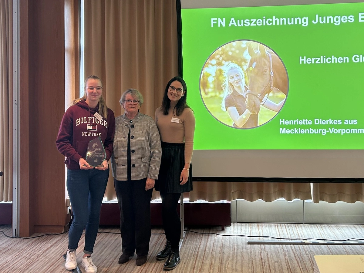 Landesjugendwartin aus MV mit FN Auszeichnung geehrt