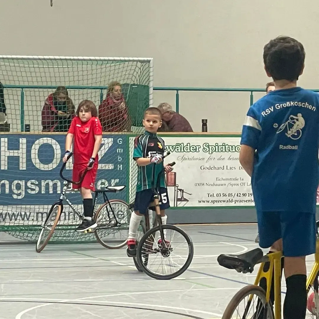 Junge Radballer überzeugen in Brandenburg