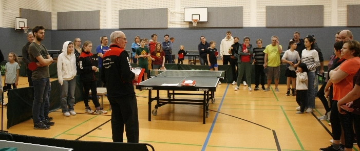 Volle Hütte beim 1. Tischtennis-Familienturnier