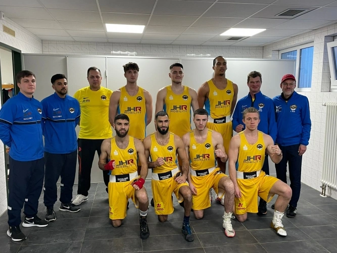 Traktor-Team zähmt Box-Wölfe