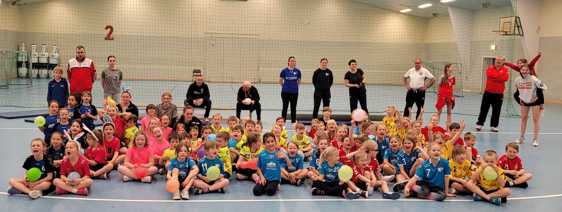 Handballspielen, Eierklauen und Hasenohren