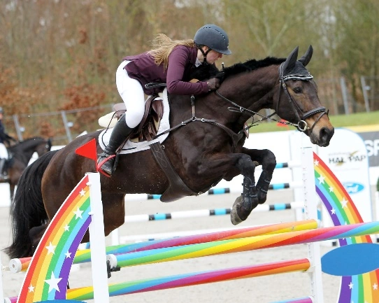 Paulin Binz gewinnt beide L-Springen in Altkamp