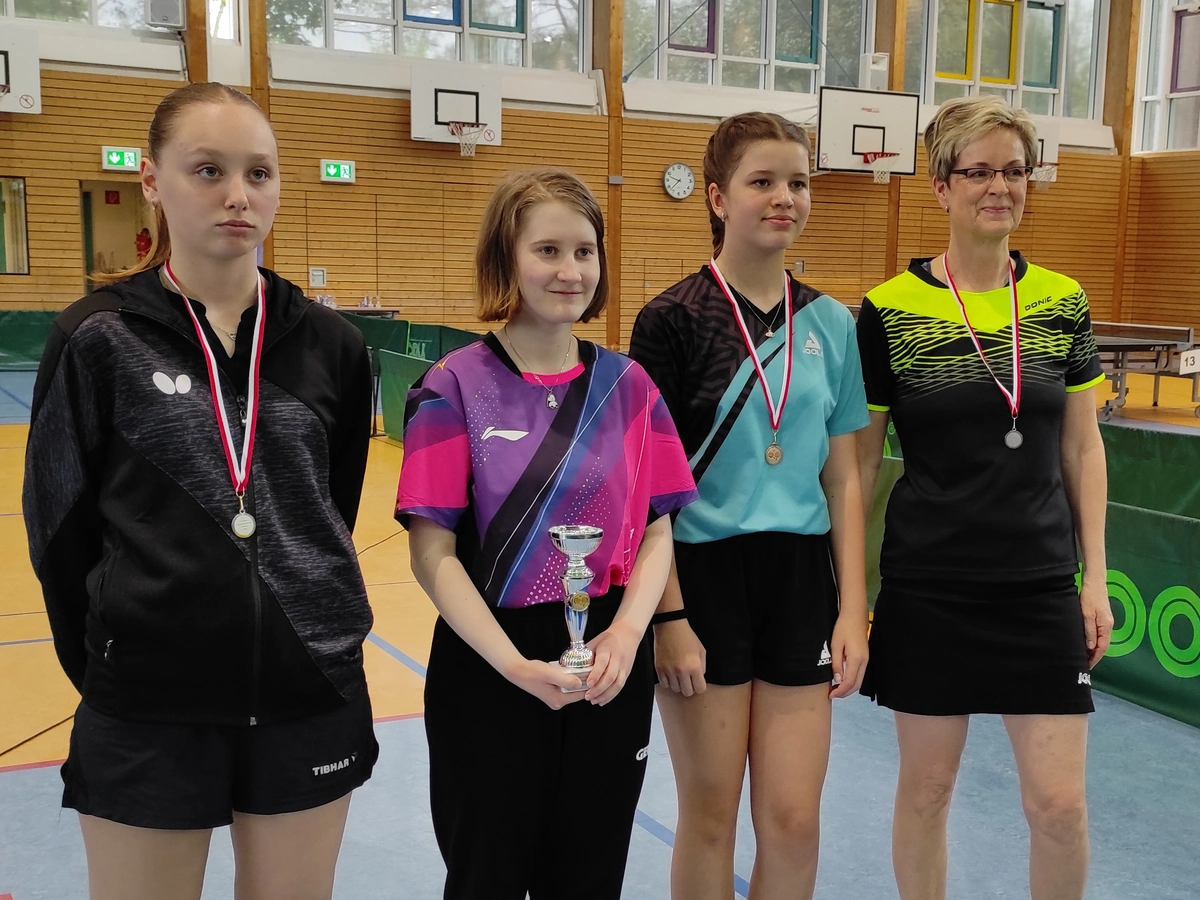 Titel bei internationalen Tischtennis-Stadtmeisterschaften vergeben