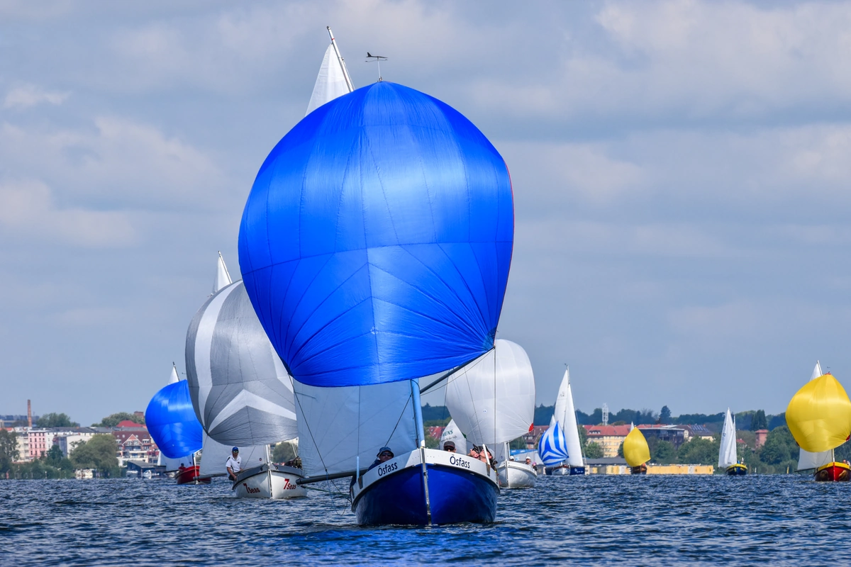 Marathonregatta mit elf Segelkuttern am Start
