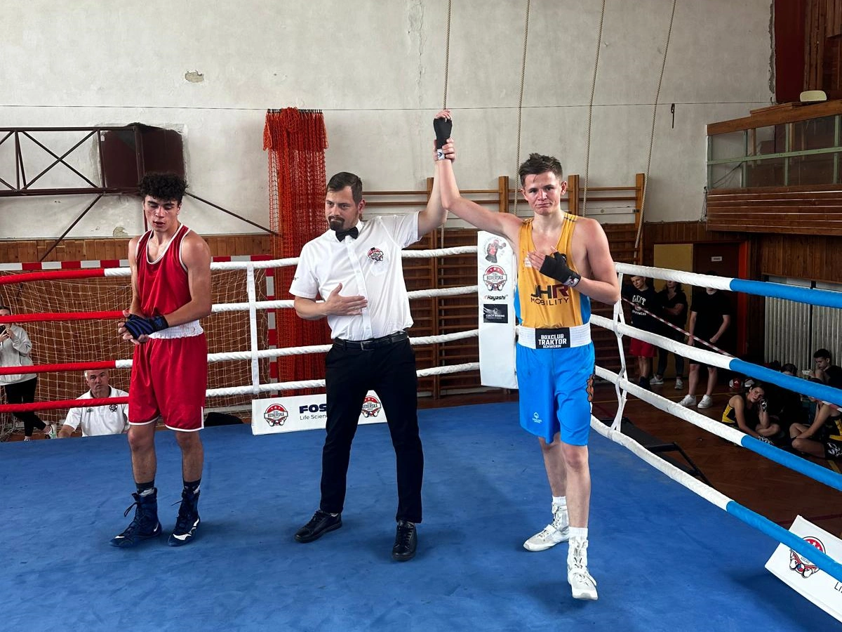 Obenauf in Ostrava: Traktor-Boxer siegreich