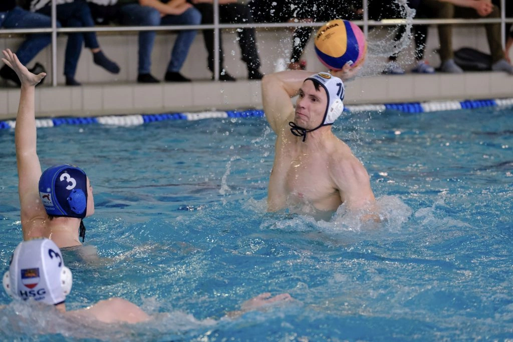 Wasserballer mit Sieg und Niederlage am Wochenende