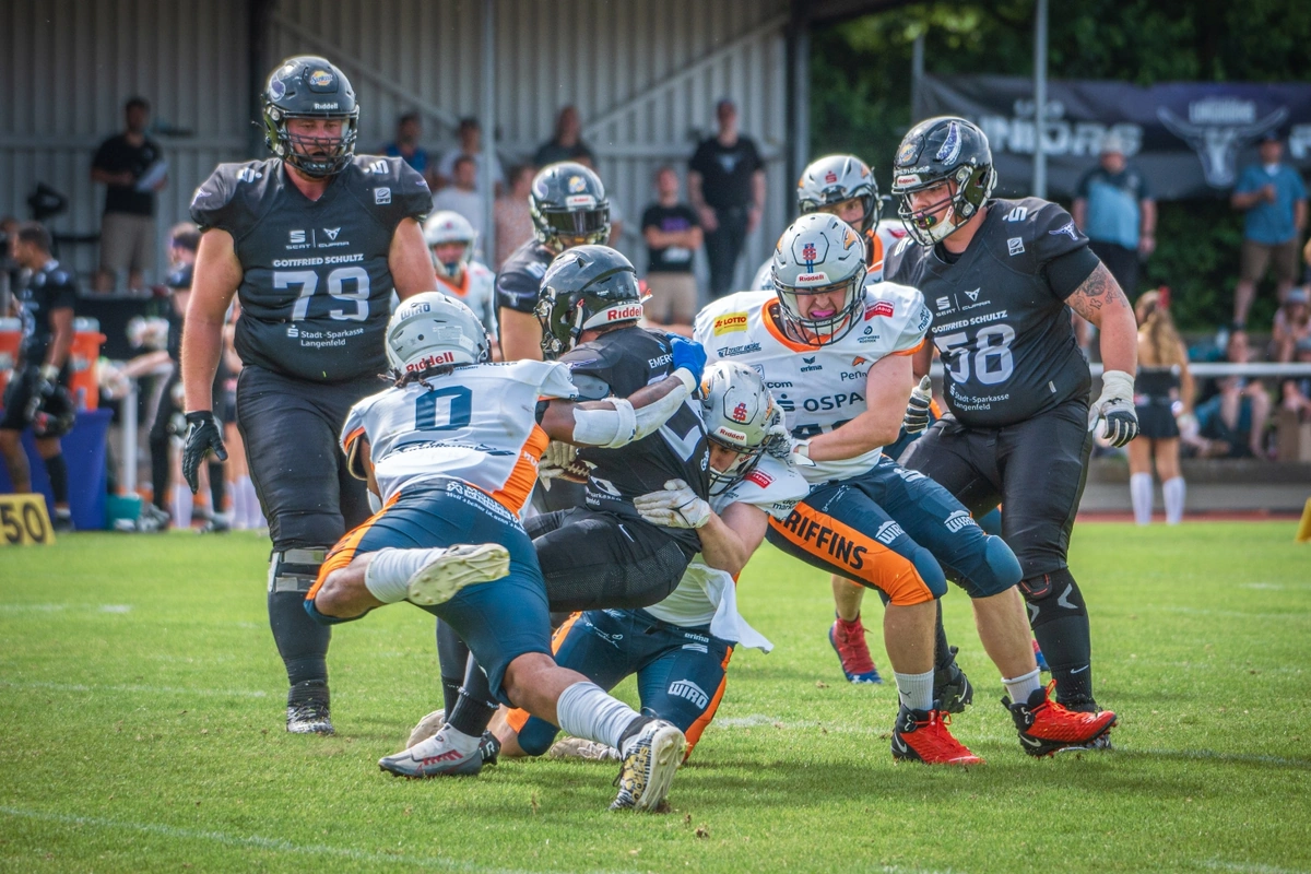 Griffins erobern die Tabellenspitze in Langenfeld