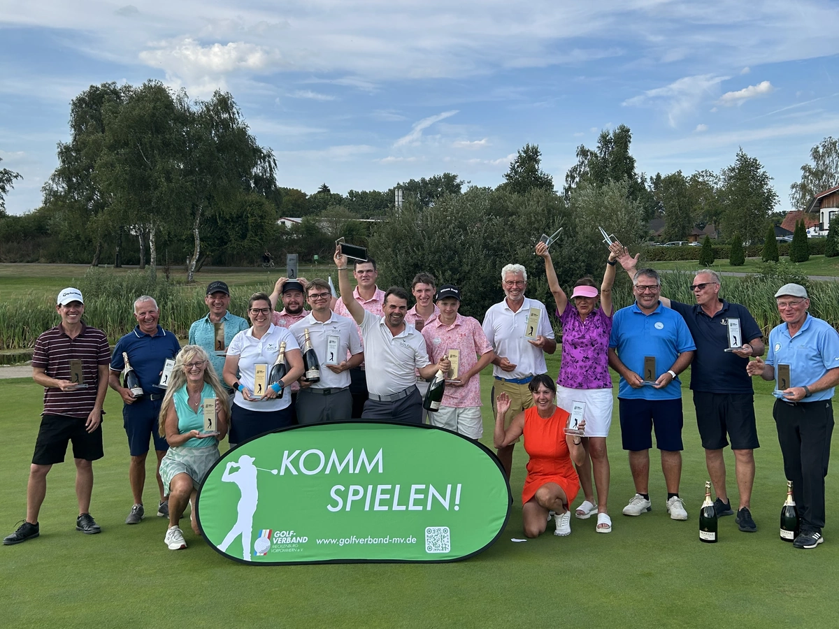 Golferinnen und Golfer des Landes ermittelten ihre Meister