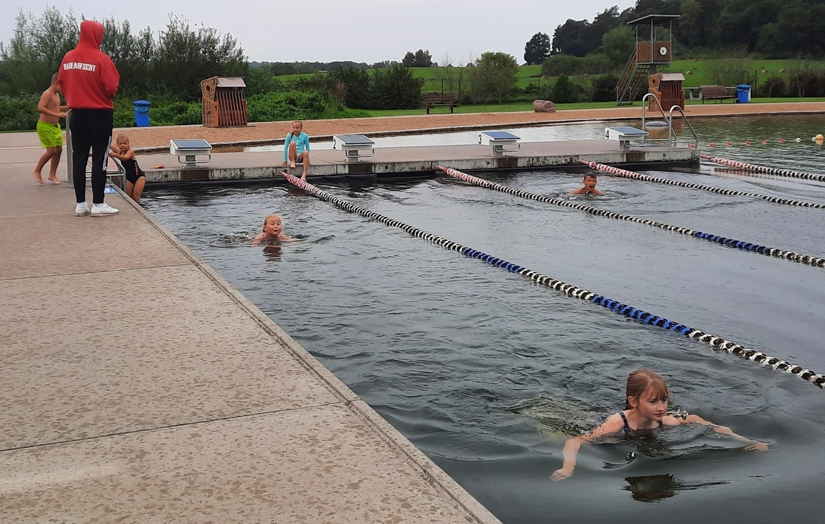 Schwimmlager der Laufgruppe hielt die Türen für Gäste auf