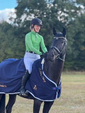 Goldenes Reitabzeichen für Malin Hansen-Hotopp