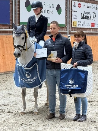 Pauline Linde Siegerin im NÜRNBERGER Burg-Pokal Junioren
