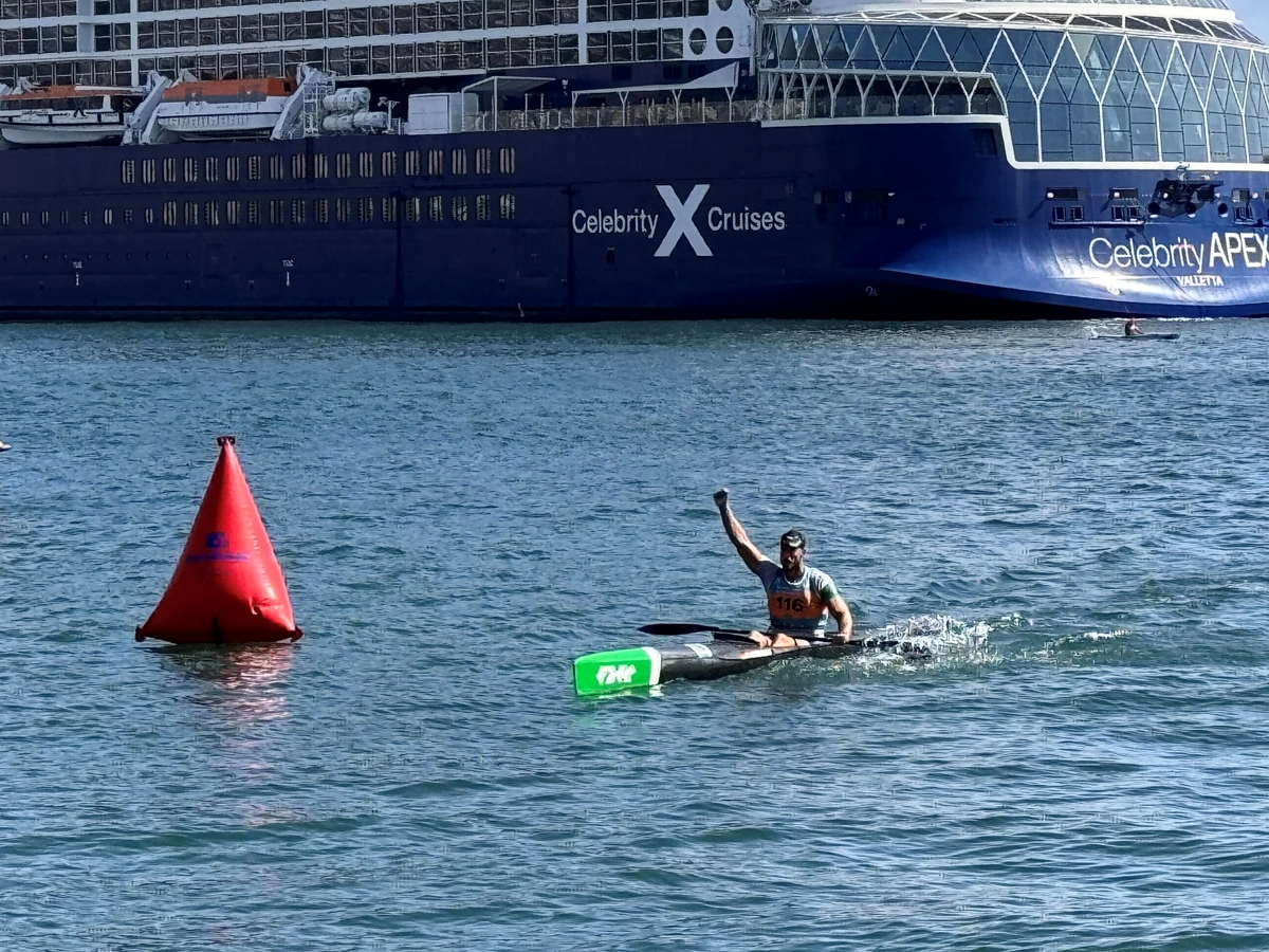 Rostocker Kanute mit historischem Sieg bei Surfski WM