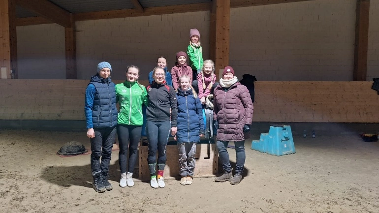 Voltigierlehrgang mit Alina Roß auf dem Gestüt Ganschow