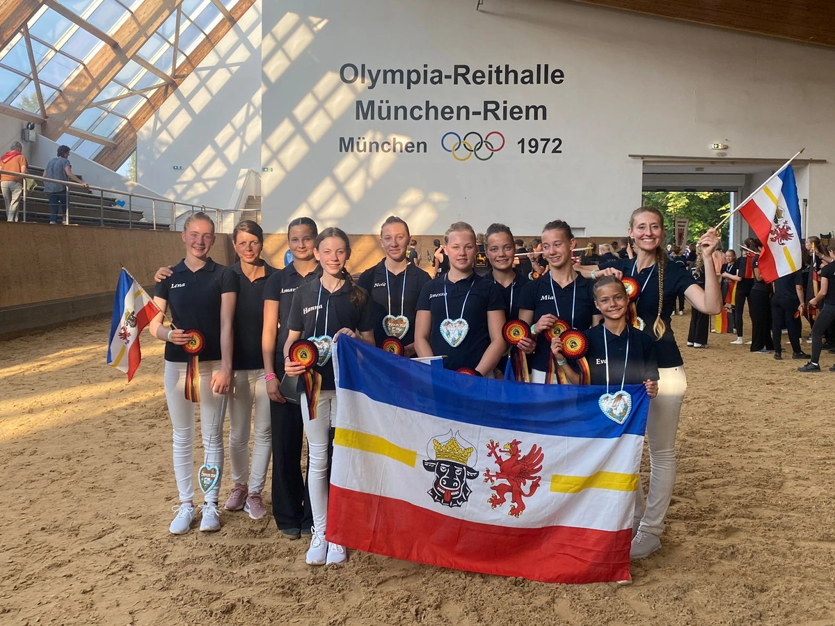 Gold für Amari Santamaria Diaz bei DJM Voltigieren 2025