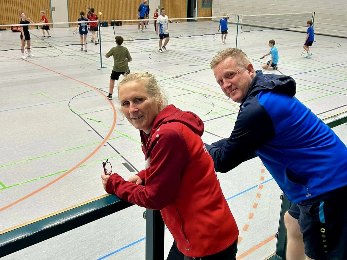 In Neukloster wird gemeinsam zum Schläger gegriffen