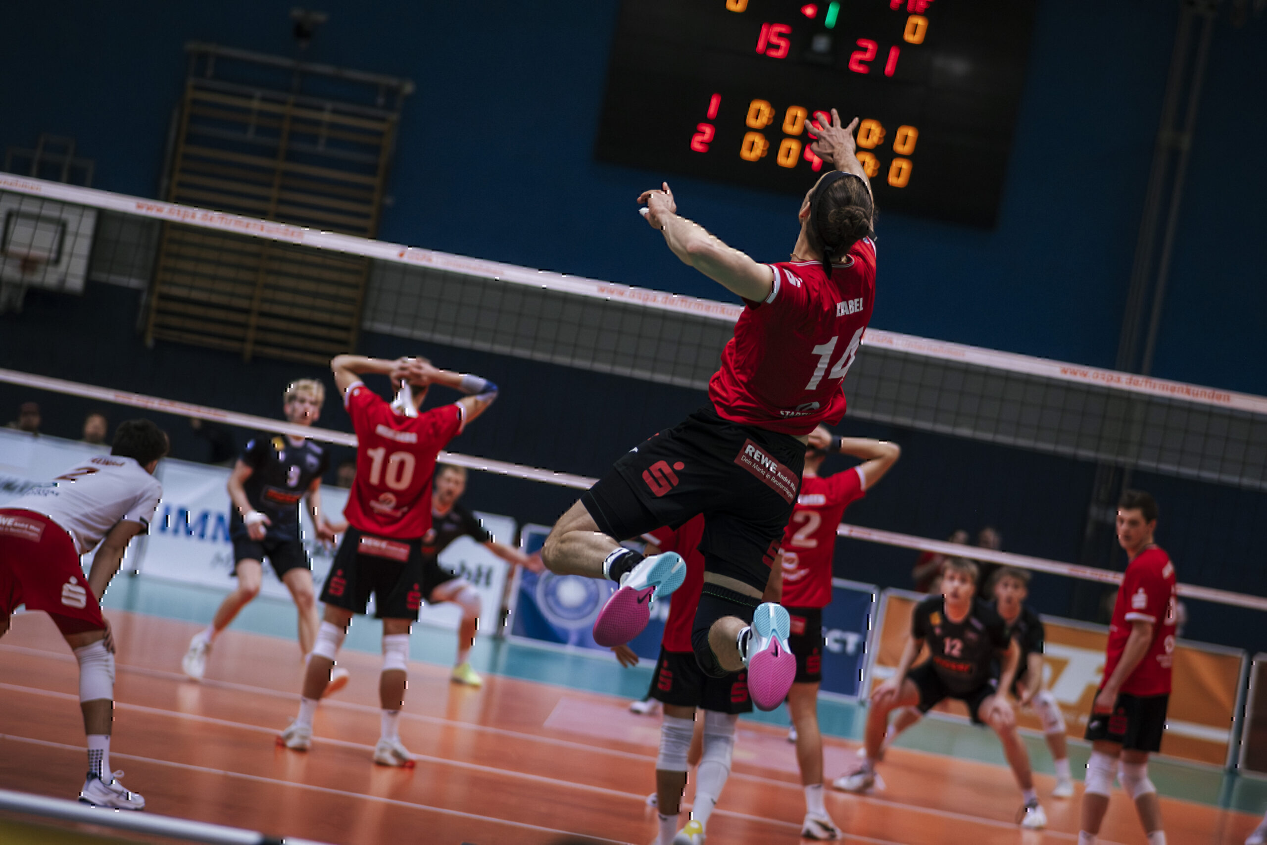 Hochspannendes Heimspiel gegen Freiburg!