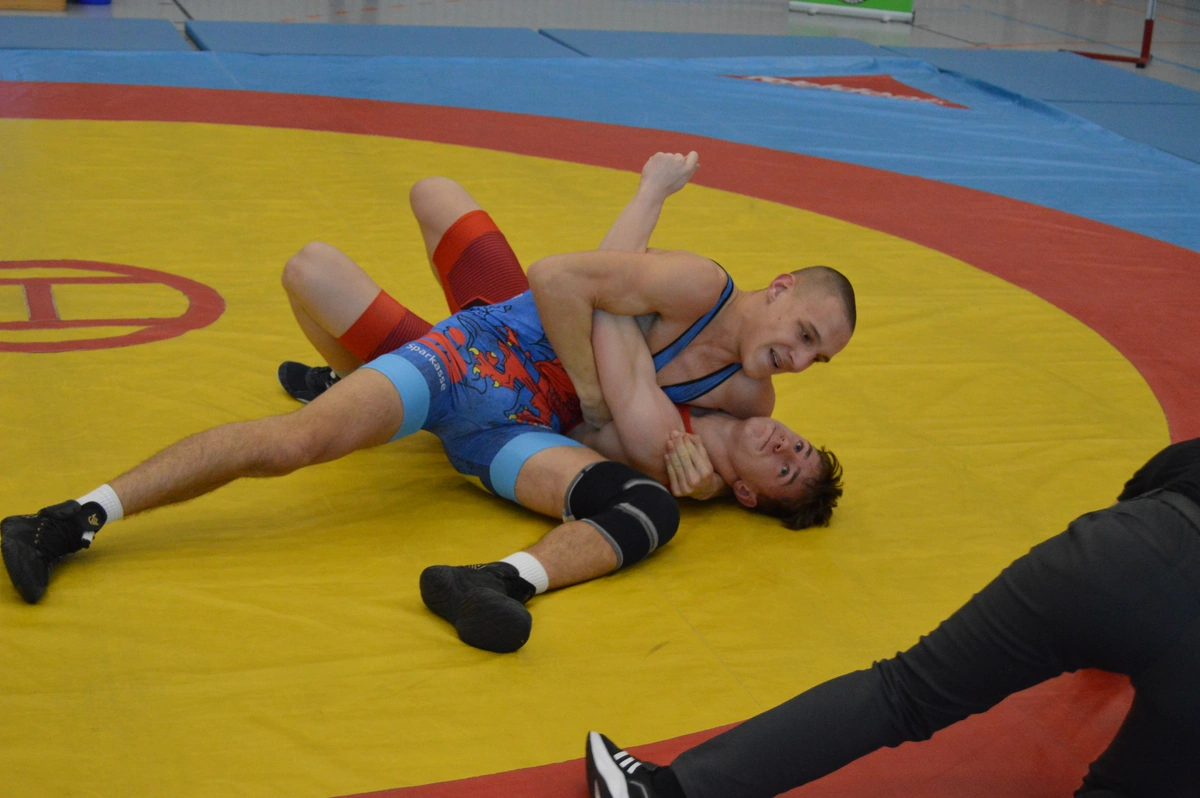 Kräftemessen auf der Ringermatte