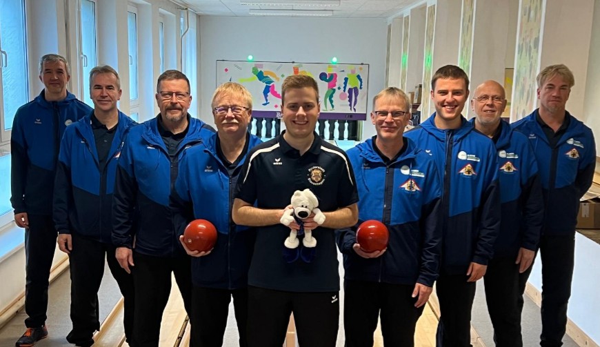 Blau-Weiß 76 Stavenhagen bleibt trotz Doppelniederlage Tabellenführer