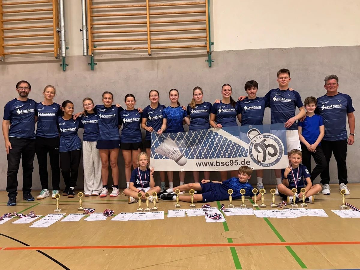 Photo: mv-sport.de Schweriner badminton sport club mit abstand vorn in mv