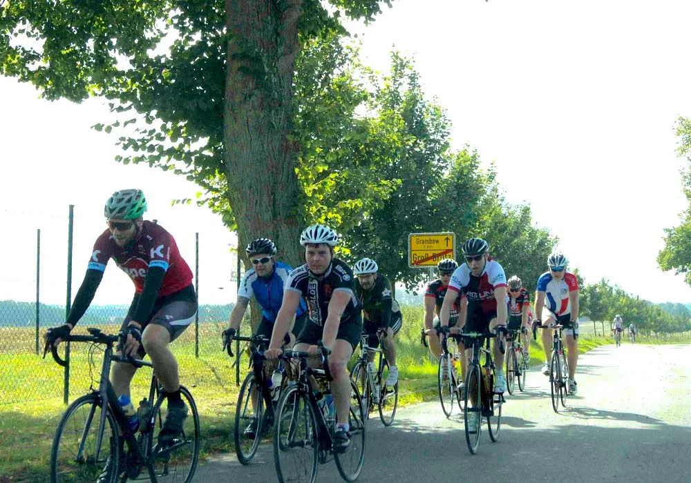 Die 26. Petermännchentour des Schweriner Radsportvereins bei Sonnenschein gestartet
