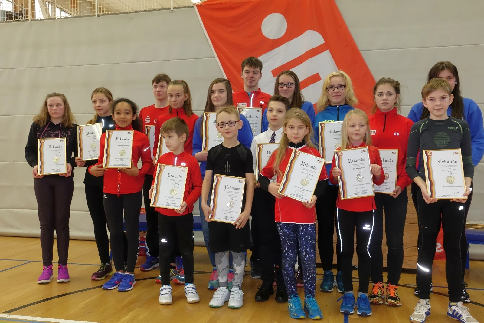 Alle Jahre wieder –  Kinder der Laager Laufgruppe mit IGL- Medaillen geehrt