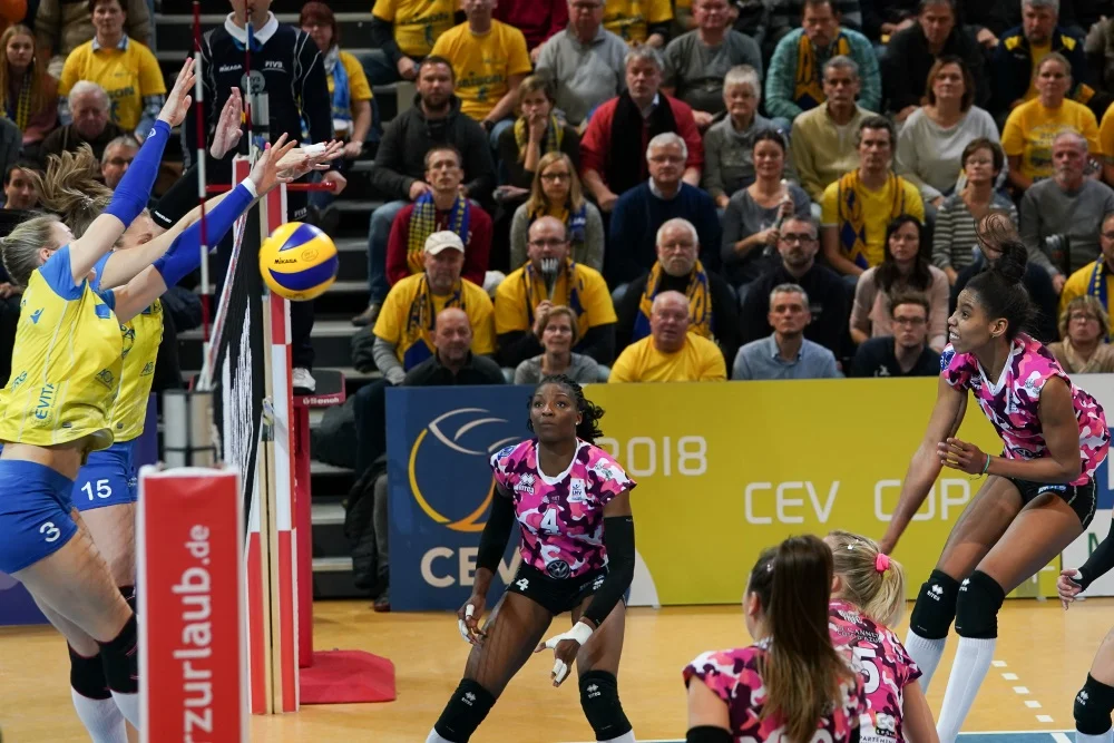 Bei der französischen Wundertüte auf Sieg spielen. FOTO: MidiGrafie