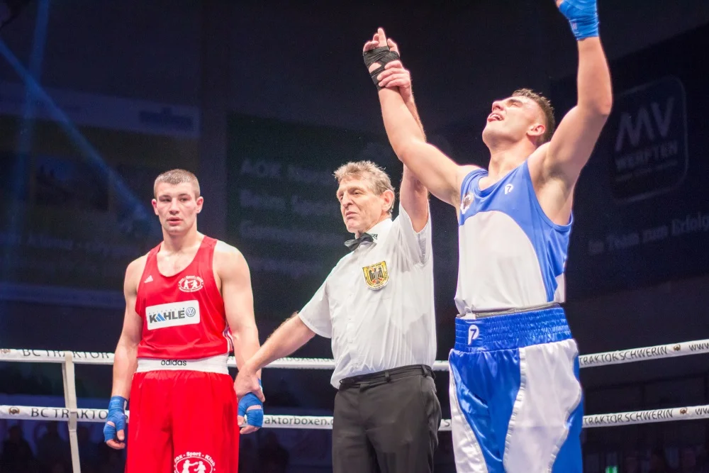 Keni Aliu in Blau (-91 kg) Foto: ©️ Boxclub TRAKTOR Schwerin